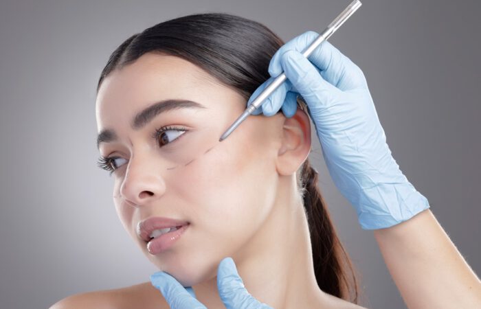 La Ley Sara surge como un intento de regular el ámbito de la cirugía estética en España, para proteger la salud y la integridad de los pacientes.
