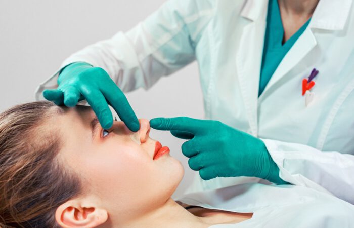 La recuperación tras una rinoplastia es un proceso clave para alcanzar los resultados deseados.