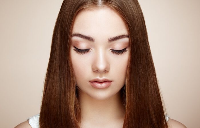 La simetría facial es un factor clave en la percepción de la belleza y la armonía del rostro.