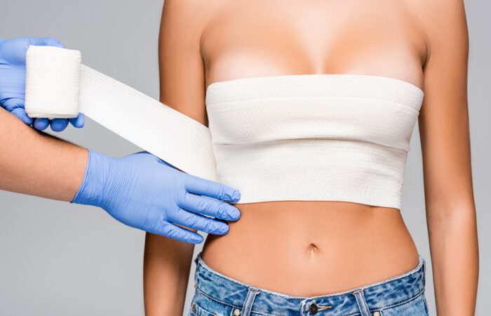 La capsulotomía es un procedimiento quirúrgico que se utiliza para tratar la contractura capsular de los implantes mamarios en sus primeras etapas.