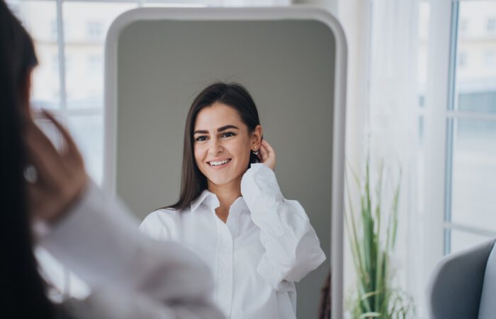 Cirugía estética y autoestima están estrechamente relacionadas, ya que la percepción de la propia imagen influye en la confianza y el bienestar emocional.