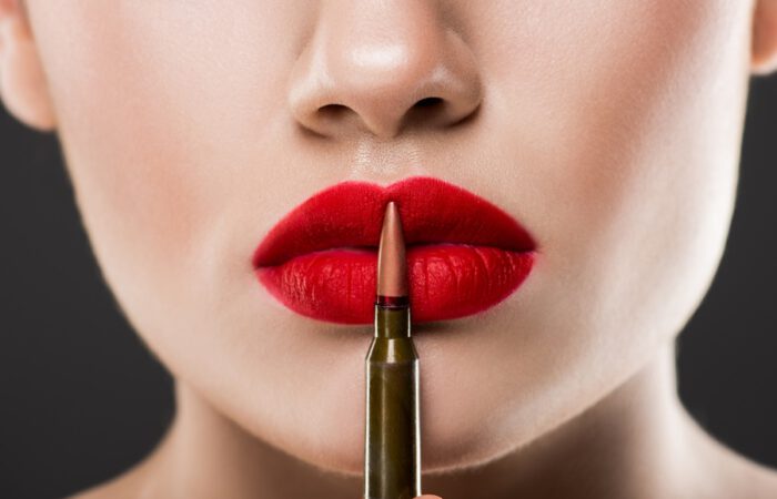 Cuánto tiempo es necesario esperar para maquillar los labios luego de un procedimiento con ácido hialurónico.